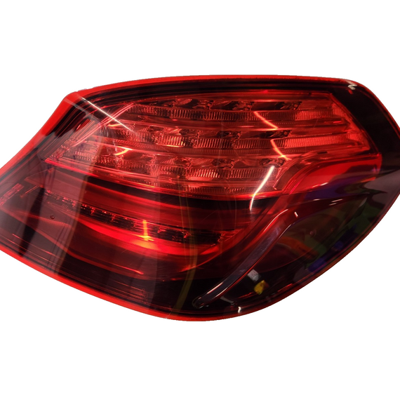 11-18 BMW 6 SERIES F06 F12 F13 OEM REAR RIGHT DRIVER OUTER TAIL LIGHT 7210576