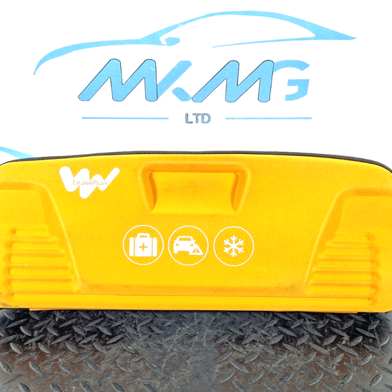 12-18 AUDI A6 C7 CAR EMERGENCY KIT (LeasePlan)