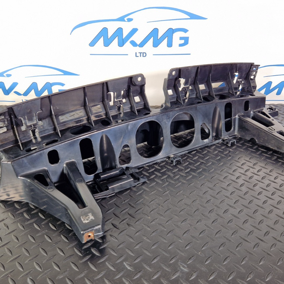 10-13 BMW X5 E70 LCI GENUINE REAR BUMPER CENTER GUIDE MOUNT BRACKET 7226939