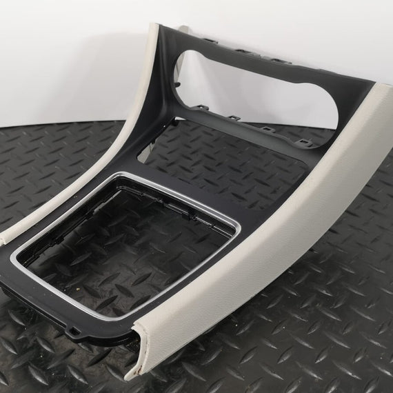 13-19 MERCEDES CLA W117 C117 HEATER CLIMATE SWITCH GEARSTICK SURROUND TRIM