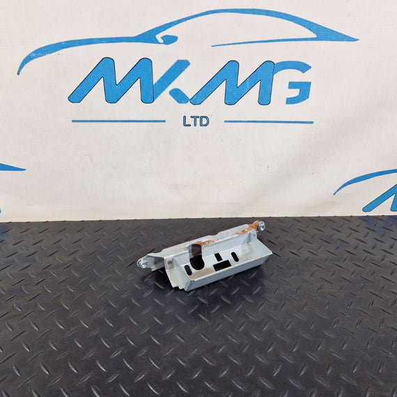 12-17 AUDI Q5 GENUINE OEM BOOTLID HANDLE MOUNTING PLATE BRACKET 8R0827569A