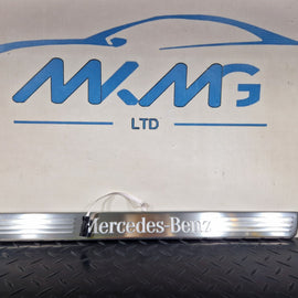 19-ON MERCEDES BENZ CLA C118 GENUINE FRONT DOOR SILL COVER TRIM A1186804800