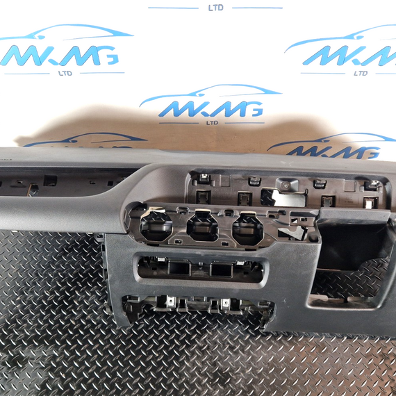 19-ON MERCEDES BENZ B CLASS W247 GENUINE DASHBOARD PANEL WITH A-BAG A2478607302