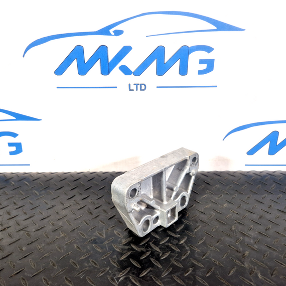 17-20 VW E-GOLF MK7.5 GENUINE FRONT RIGHT O/S/F ENGINE MOUNT BRACKET 5QE199588B