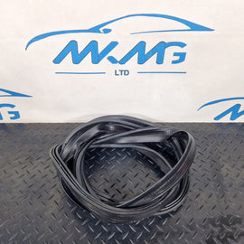 16-19 AUDI A4 B9 SALOON GENUINE TAILGATE BOOT LID RUBBER SEAL 8W5827705C