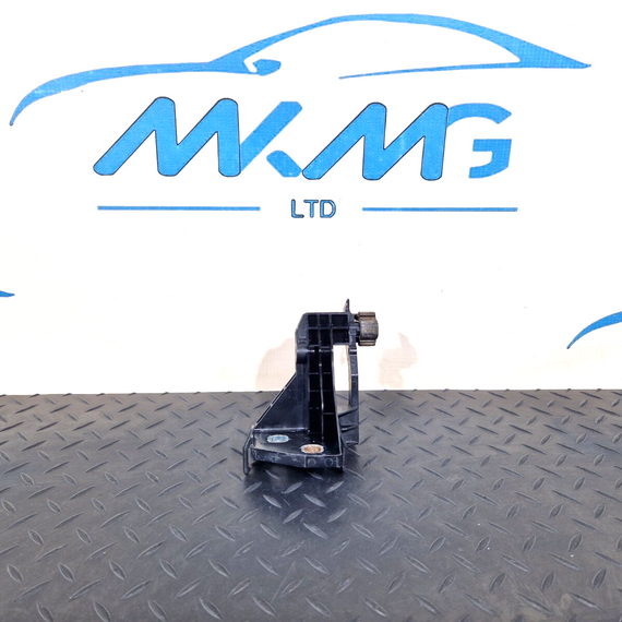 14-21 MERCEDES BENZ C200d W205 FRONT LEFT SLAM PANEL BRACKET A2055014320