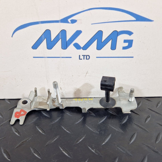 11-19 MERCEDES BENZ ML W166 EXHAUST SYSTEM PRESSURE SENSOR BRACKET A2464900840