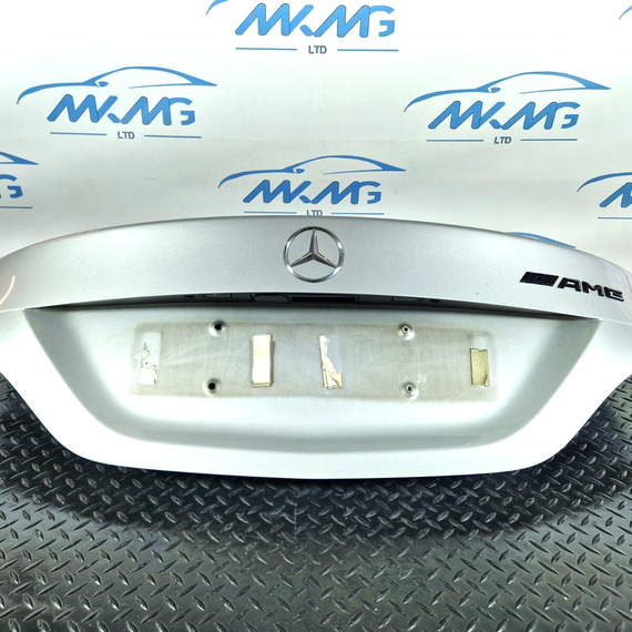 13-19 MERCEDES BENZ CLA C117 AMG GENUINE TAILGATE BOOTLID IN SILVER 761