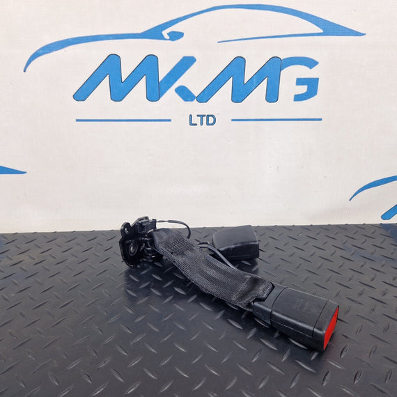 19-ON MERCEDES B CLASS W247 REAR RIGHT CENTRE SEAT BELT TWIN BUCKLE A2478600669