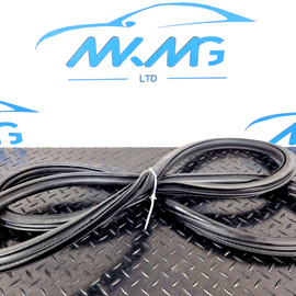 16-19 AUDI A4 B9 AVANT ULTRA SE LEFT SIDE DOOR RUBBER SEAL 8W9833721