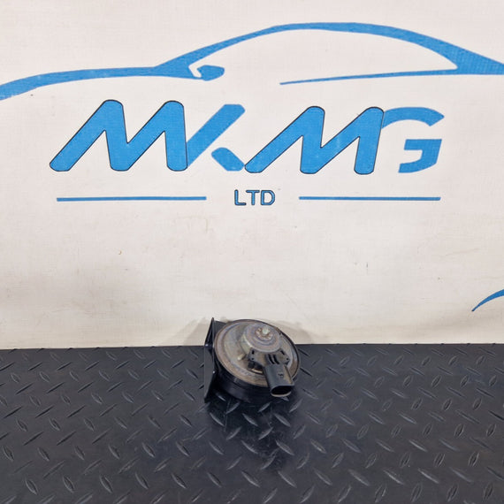 20-24 BMW 1 SERIES F40 GENUINE   LOW PITCH HORN 7214931