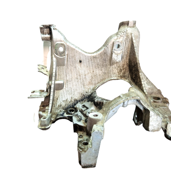 16-21 AUDI A4 B9 GENUINE RIGHT O/S DRIVER SIDE SUBFRAME MOUNT BRACKET 8W0399296E