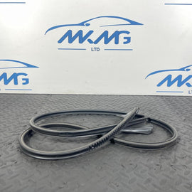 13-19 MERCEDES BENZ CLA C117 FRONT RIGHT DOOR SEAL RUBBER A1176730421