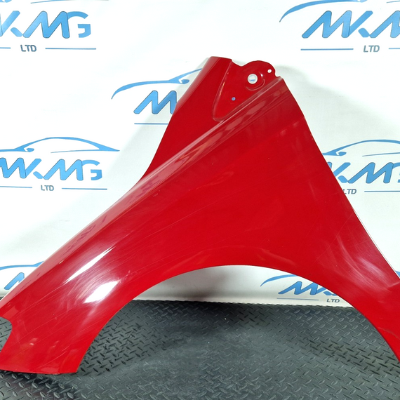 12-18 MERCEDES BENZ B-CLASS W246 FRONT LEFT N/S WING PANEL IN JUPITER RED 589