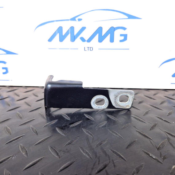 16-19 AUDI A4 AVANT B9 S-LINE FRONT DRIVER SIDE WING BRACKET 8W0821434B