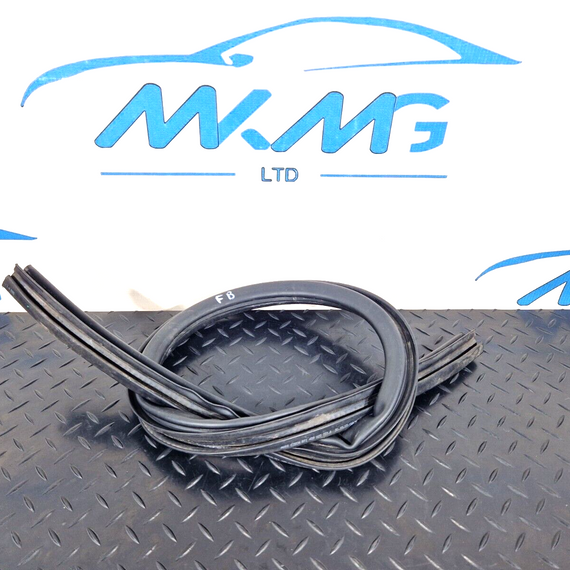 10-18 AUDI A7 4G S-LINE GENUINE ENGINE BAY BONNET RUBBER WEATHER SEAL 4G8823723A