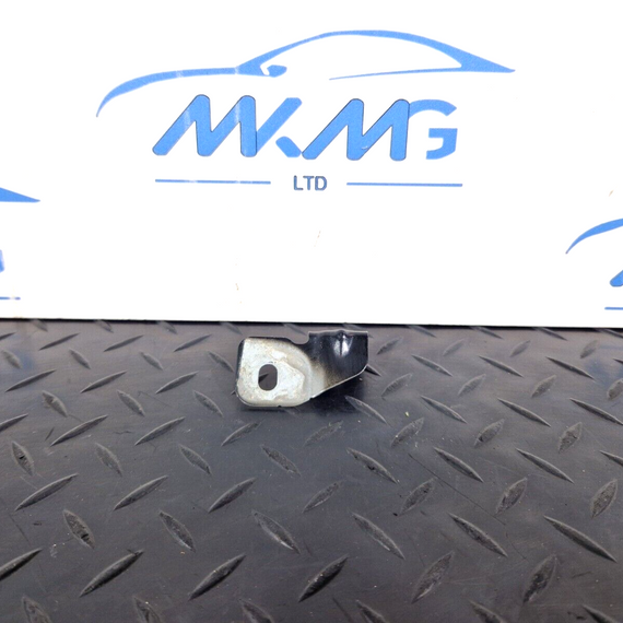 16-24 AUDI A5 F5 GENUINE FRONT RIGHT DRIVER SIDE WING BRACKET 8W0821470