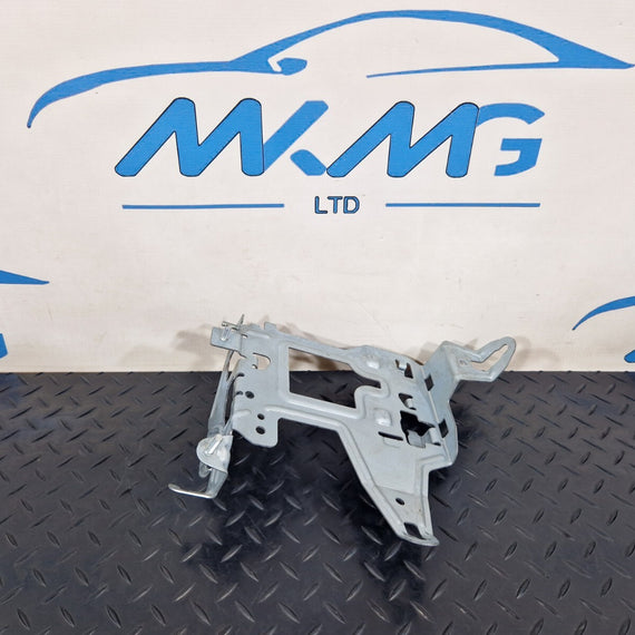 14-21 MERCEDES BENZ C300h W205 FUSE BOX RELAY HOLDER BRACKET A2055451740