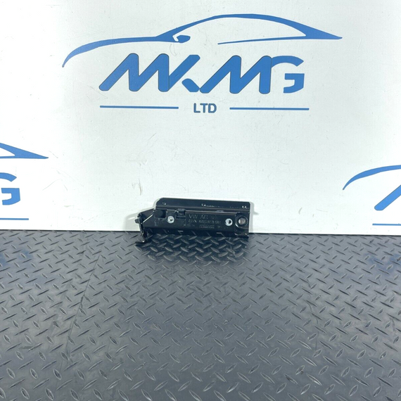 16-19 AUDI A4 B9 GENUINE GENUINE MOUNTING FOR TIE-DOWN EYE 8W9813981
