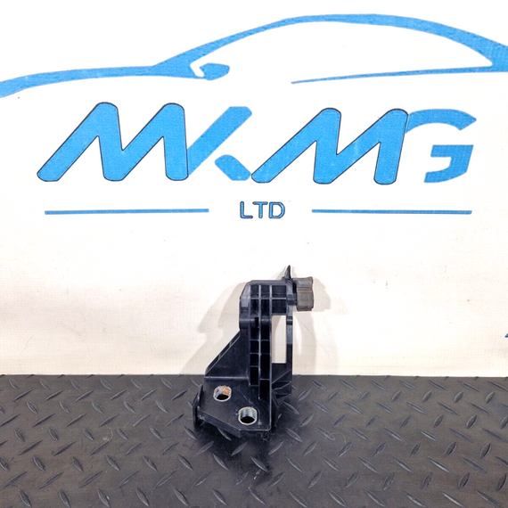 14-21 MERCEDES BENZ C220 W205 FRONT LEFT SLAM PANEL BRACKET A2055014320