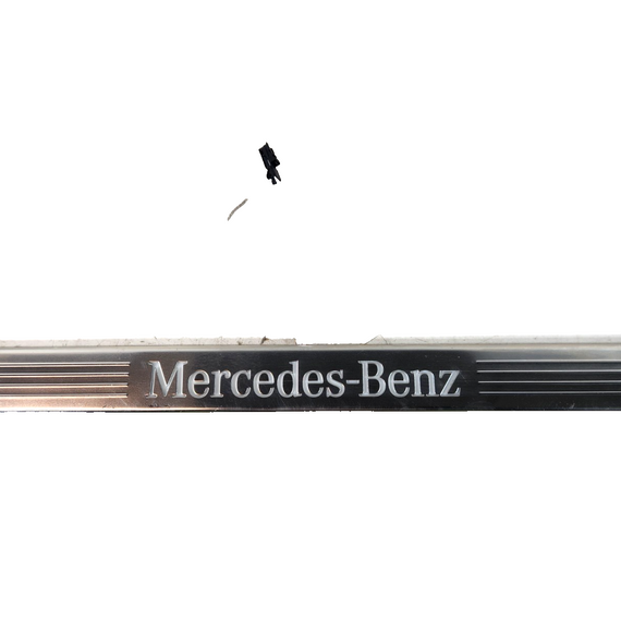 19-ON MERCEDES BENZ B CLASS W247 GENUINE FRONT SILL KICK PLATE A1776809705