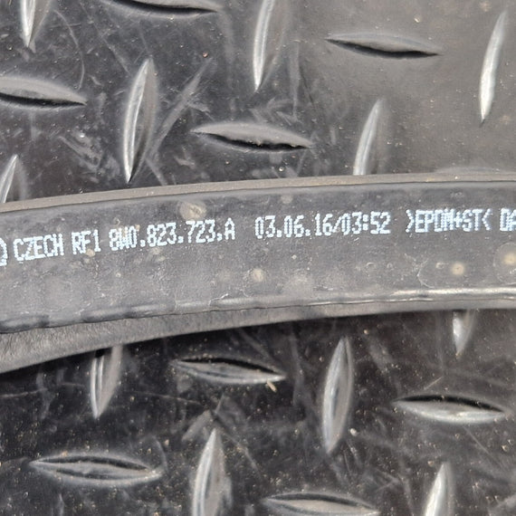 16-19 AUDI A4 B9 AVANT ULTRA SE GENUINE BONNET RUBBER SEAL 8W0823723A