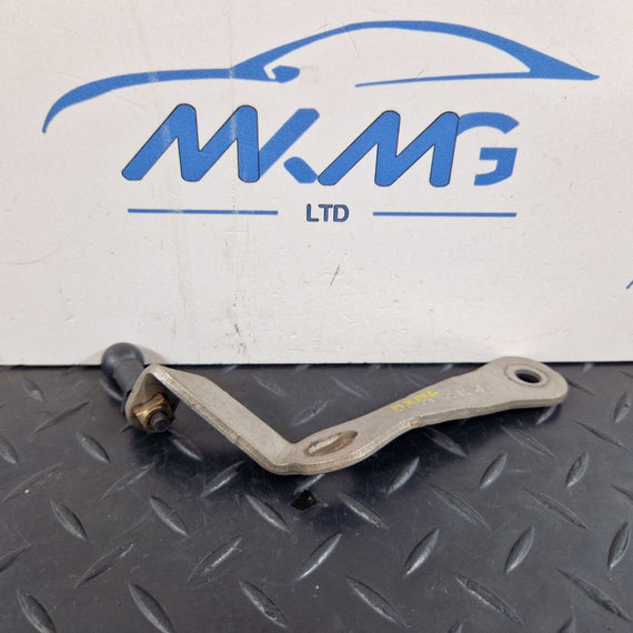 14-20 MERCEDES BENZ GLA X156 OEM EXHAUST SYSTEM FRONT PIPE UPPER BRACKET MOUNT