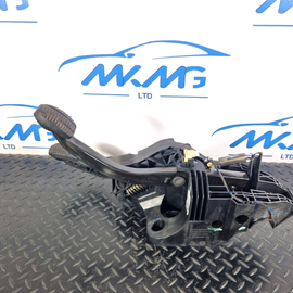 14-21 BMW 2 SERIES F46 F45 MANUAL GEARBOX  BRAKE & CLUTCH PEDALS 6860677
