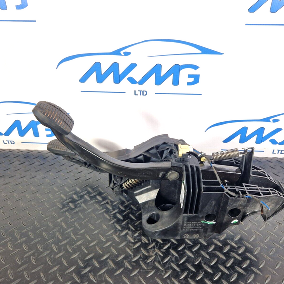 14-21 BMW 2 SERIES F46 F45 MANUAL GEARBOX  BRAKE & CLUTCH PEDALS 6860677