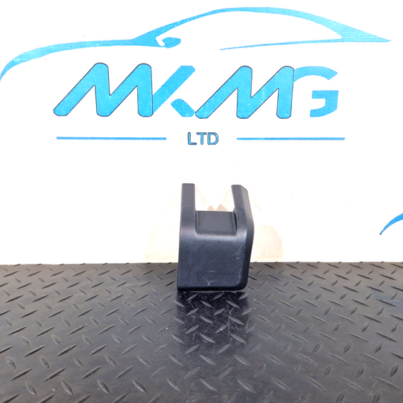 16-22 BMW X1 F48 REAR SEAT BELT TRIM COVERING RIGHT O/S BLACK 7370235