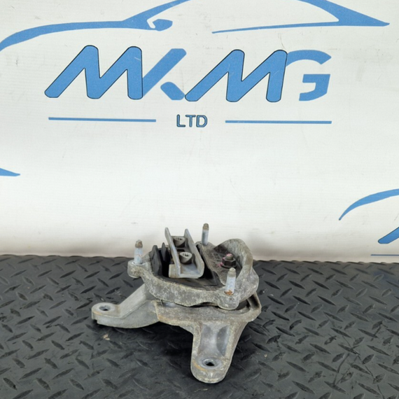 10-17 AUDI A8 4H GEARBOX TRANSMISSION SUPPORT MOUNT BRACKET 8K0399115BK