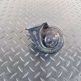 16-19 AUDI A4 B9 GENUINE OEM RIGHT DRIVER SIDE O/S LOW TONE HORN SIREN 8W0951221