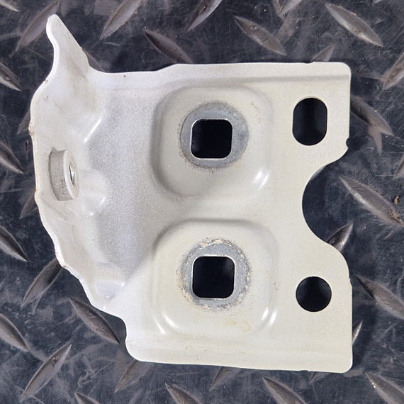 2018-On MERCEDES A CLASS W177 CLA W118 RIGHT DRIVERSIDE WING BRACKET A1778802200