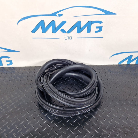 19-ON MERCEDES CLA C118 REAR RIGHT DOOR RUBBER SEAL A1186920800