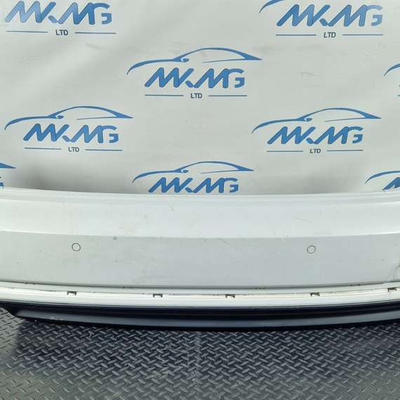 16-19 AUDI A4 B9 SALOON GENUINE REAR BUMPER & DIFFUSER IN WHITE LS9R 8W5807511J