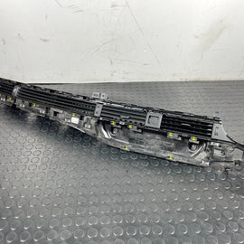 16-19 AUDI A4 B9 GENUINE FRONT DASHBOARD AIR VENTS 8W2820901C 8W2820902