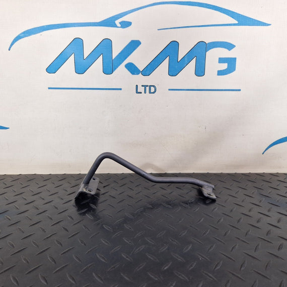 14-21 MERCEDES BENZ C300h W205 FRONT LOCKING STRIKER SUPPORT BRACKET A2058980032