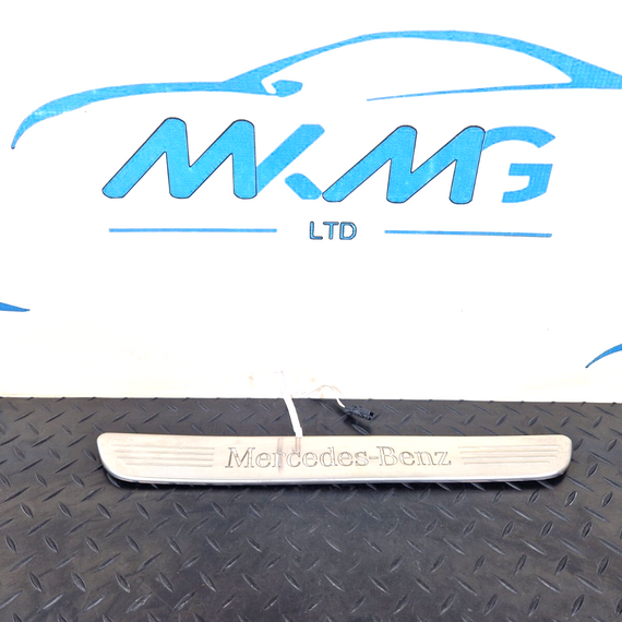 14-21 MERCEDES-BENZ C250D W205 PASSENGER SIDE FRONT FOOT STRIP A2056806903