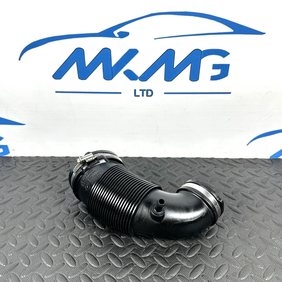 16-19 AUDI A4 B9 GENUINE 1.4 TFSI CVNA PETROL ENGINE AIR INTAKE PIPE 04E129629