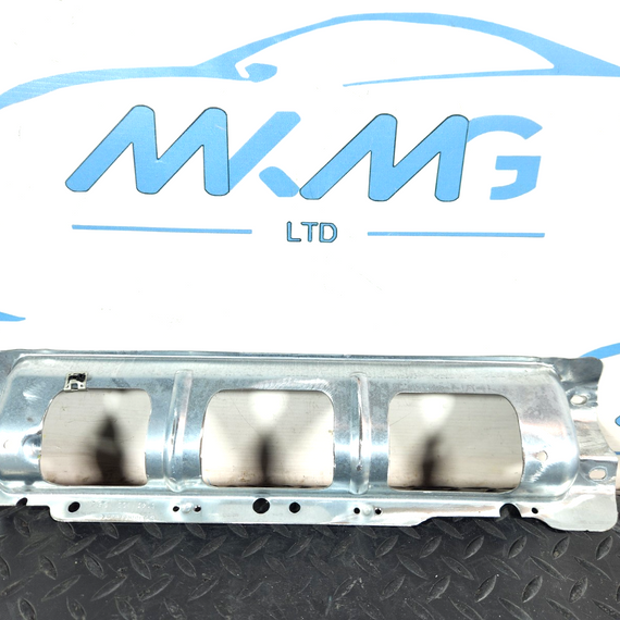 11-19 MERCEDES BENZ ML W166 GENUINE DASHBOARD SUPPORT BRACKET A1666890014