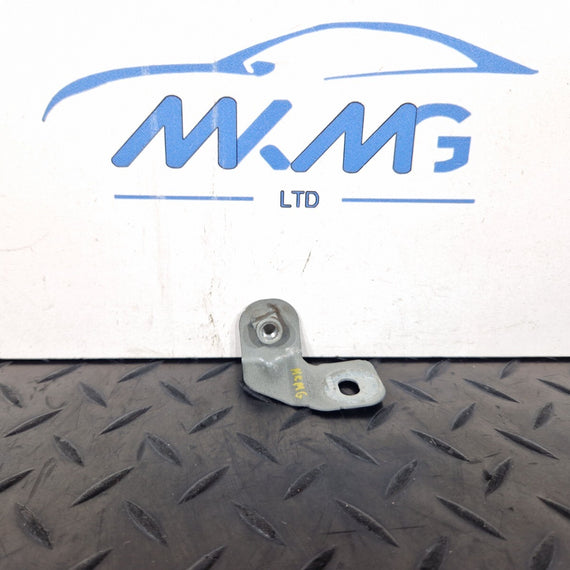 16-19 AUDI A4 B9 GENUINE OEM FRONT RIGHT DRIVER SIDE WING BRACKET 8W0821470