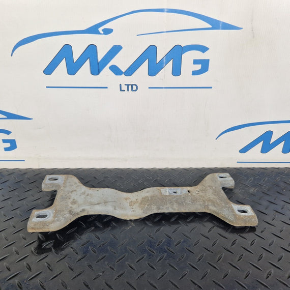 19-ON MERCEDES A CLA C188 V177 EQ 250E EXHAUST SYSTEM CENTRE BRACKET A2474921500