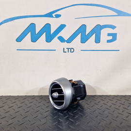 14-21 MERCEDES BENZ W205 OEM FRONT DASHBOARD CENTER AIR VENT GRILLE A2058300301