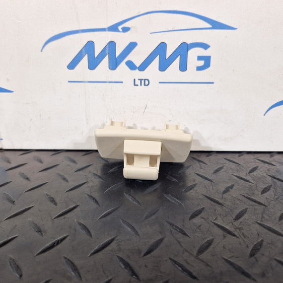 14-21 MERCEDES BENZ W205 OEM SUN VISOR CLIP FIXING BRACKET A1668100012