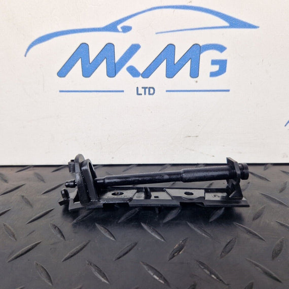 16-19 AUDI A4 B9 GENUINE RIGHT DRIVER SIDE REAR BUMPER BRACKET GUIDE 8W5807890