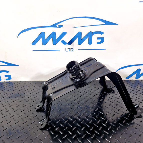 16-19 AUDI A4 B9 S-LINE SALOON GENUINE SPARE WHEEL BRACKET 8W0802715