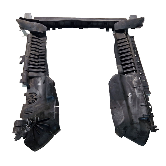 16-22 MERCEDES BENZ X253 GENUINE RADIATOR SUPPORT BRACKET A2135050030