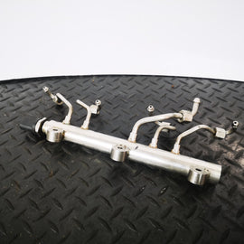 11-16 BMW M5 F10 5-SERIES 4.4L V8 PETROL FUEL RAIL & SENSOR 261545072