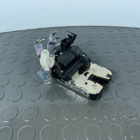 16-19 AUDI A4 B9 SALOON GENUINE TAILGATE LOCK MECHANISM 3G0827503A