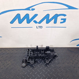 18-ON MERCEDES BENZ A CLASS W177 BATTERY BRACKET MOUNT HOLDER TRIM  A2475451000